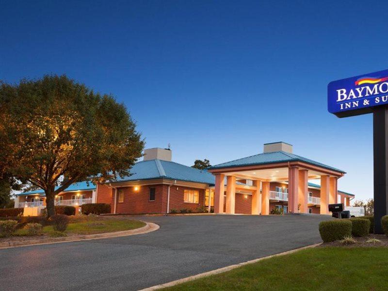 Baymont By Wyndham Warrenton Hotel Екстериор снимка