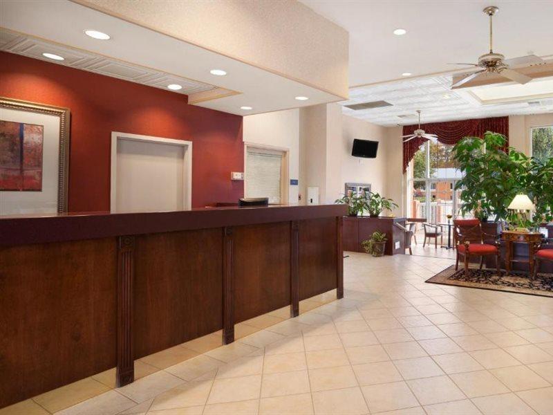 Baymont By Wyndham Warrenton Hotel Екстериор снимка