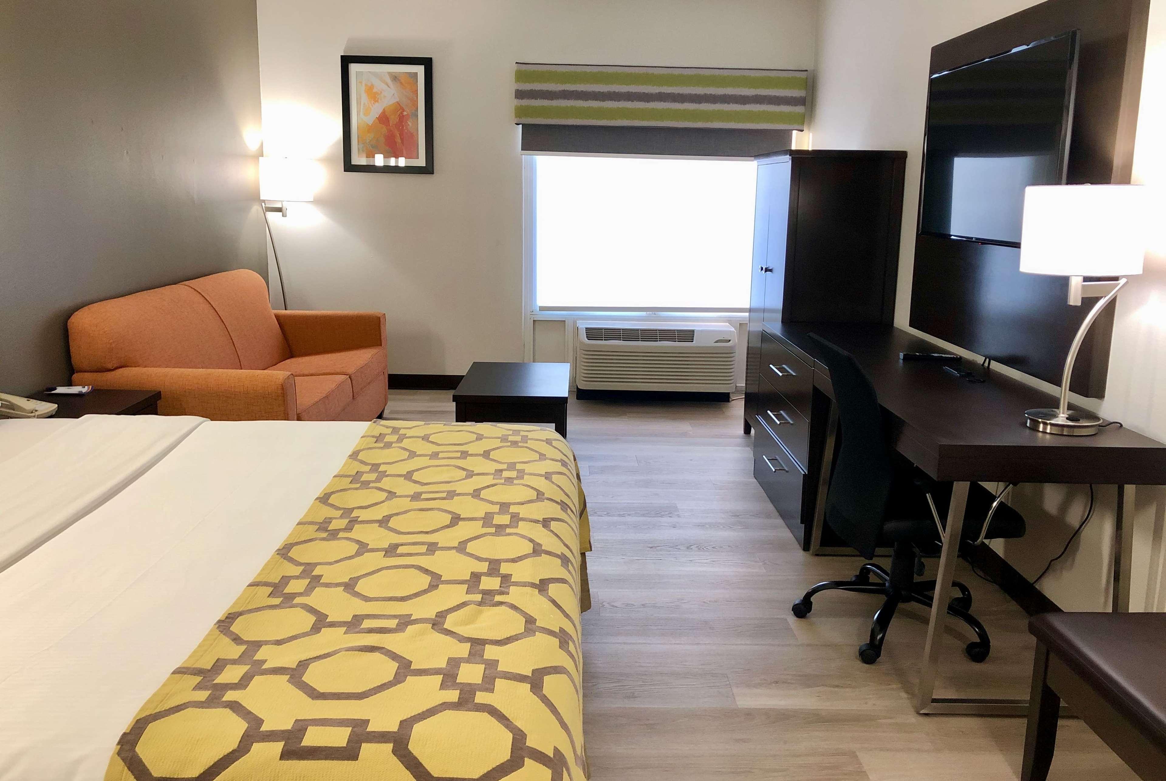 Baymont By Wyndham Warrenton Hotel Екстериор снимка