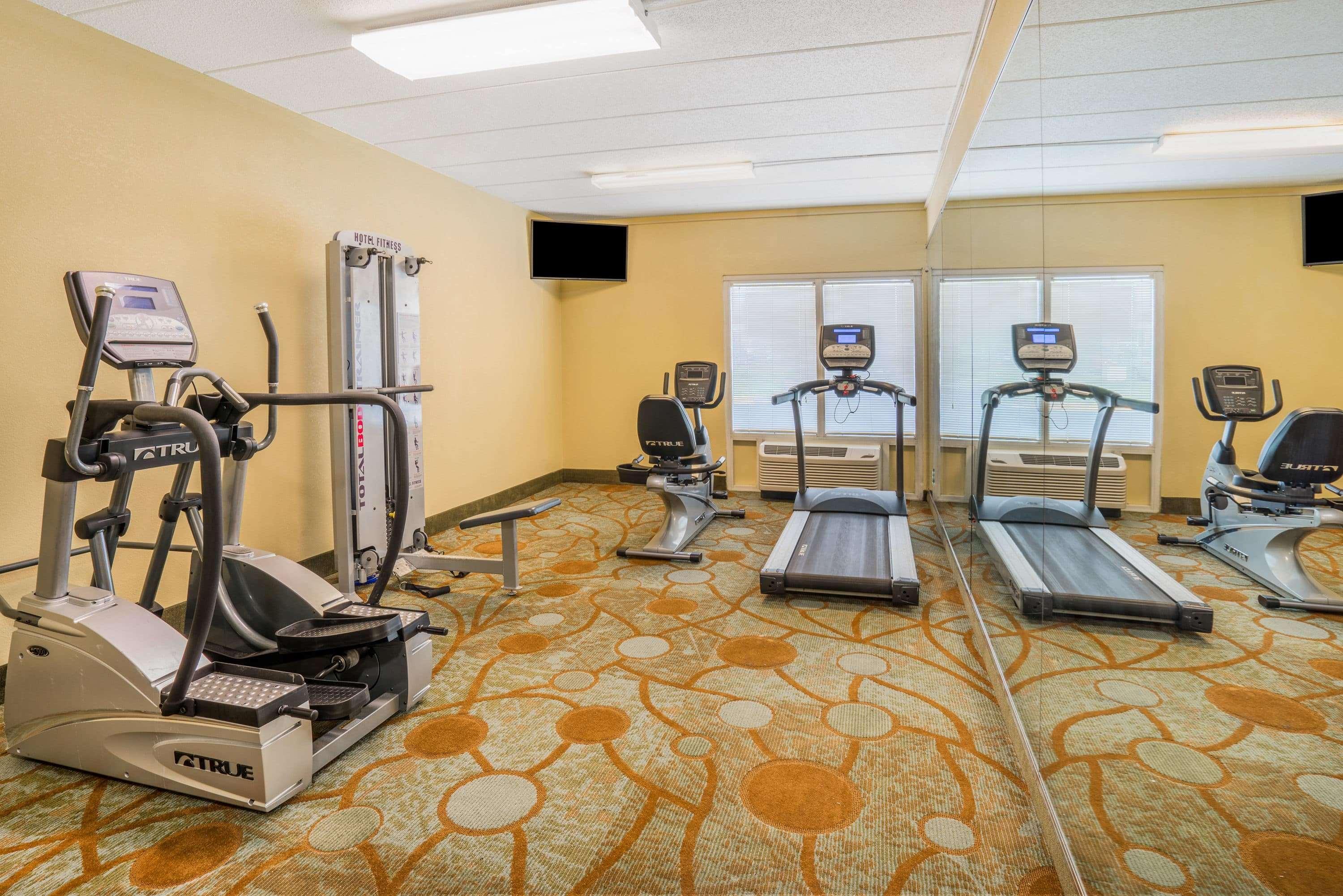Baymont By Wyndham Warrenton Hotel Екстериор снимка