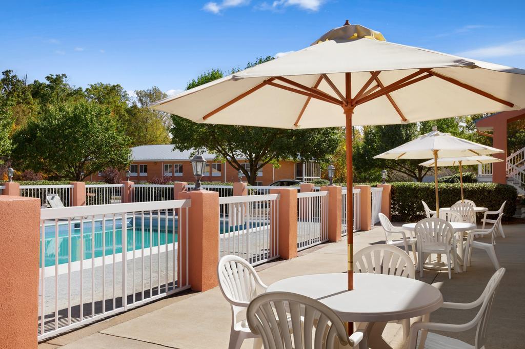 Baymont By Wyndham Warrenton Hotel Екстериор снимка