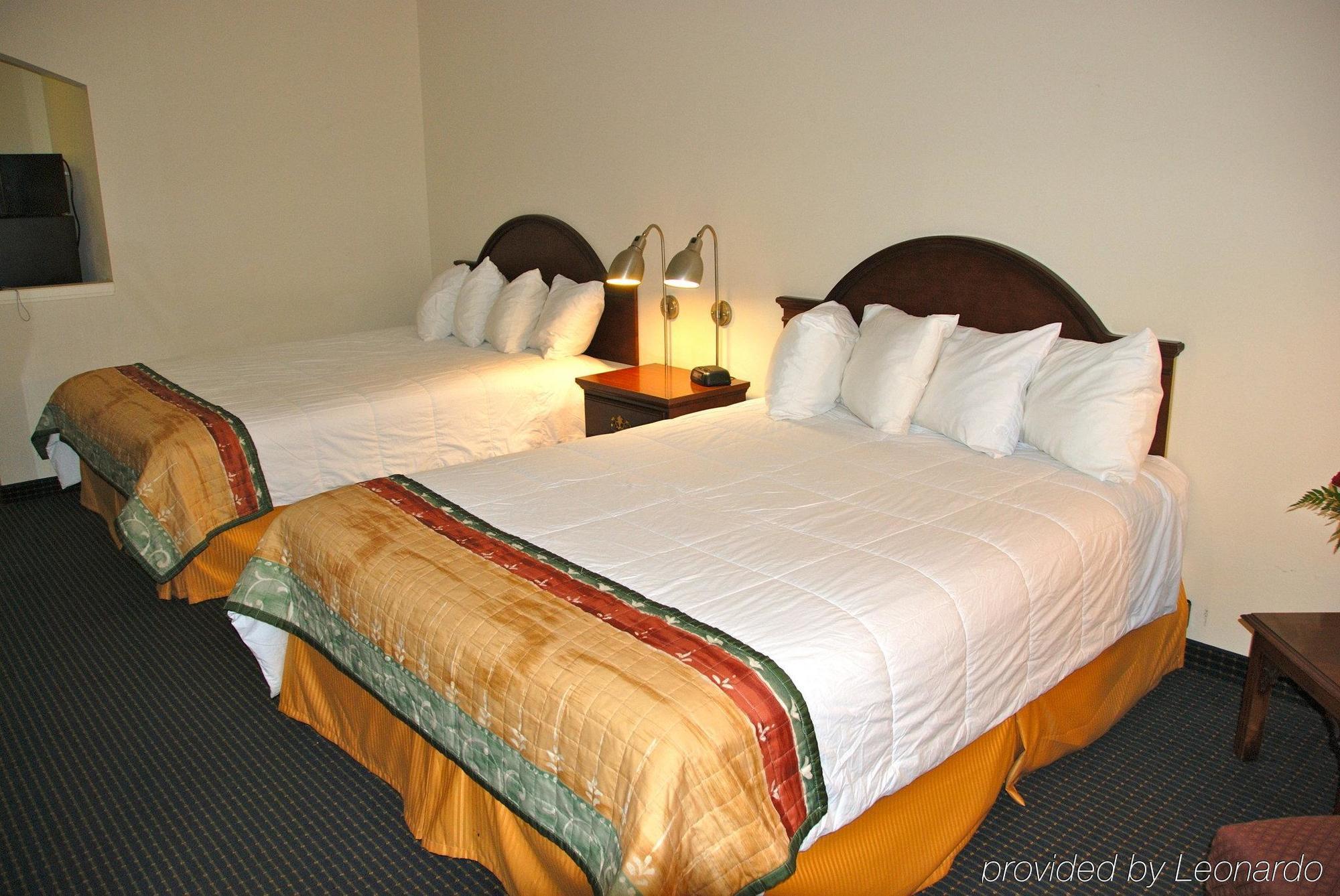Baymont By Wyndham Warrenton Hotel Екстериор снимка