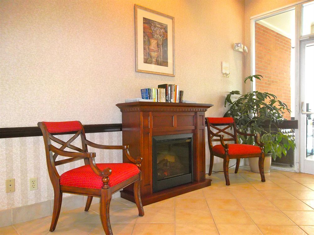 Baymont By Wyndham Warrenton Hotel Екстериор снимка