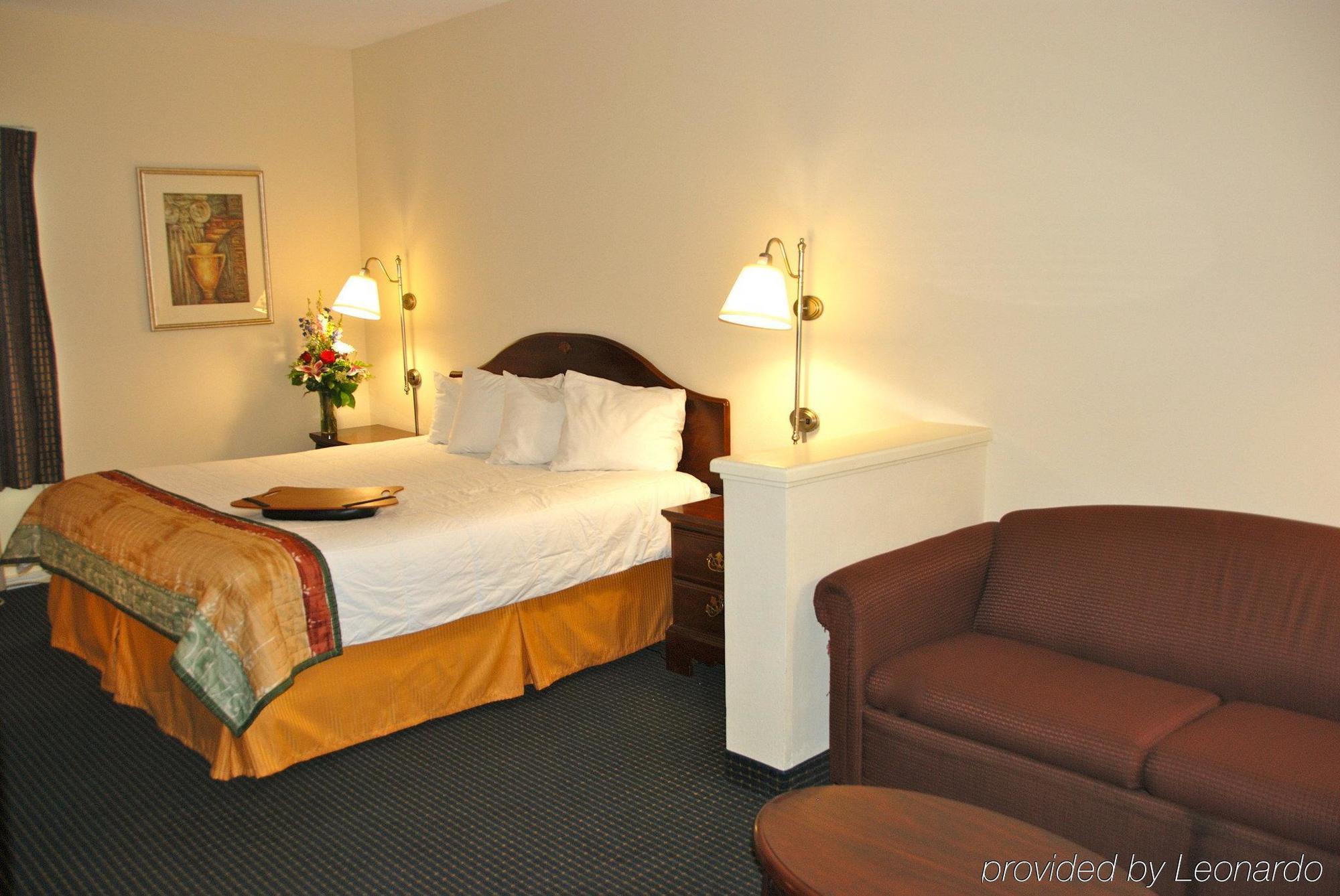 Baymont By Wyndham Warrenton Hotel Екстериор снимка